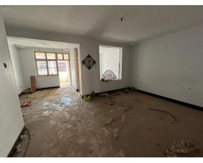 塔南路小學(xué)、實(shí)驗(yàn)中學(xué)東方紅小區(qū) 3室2廳 ㎡