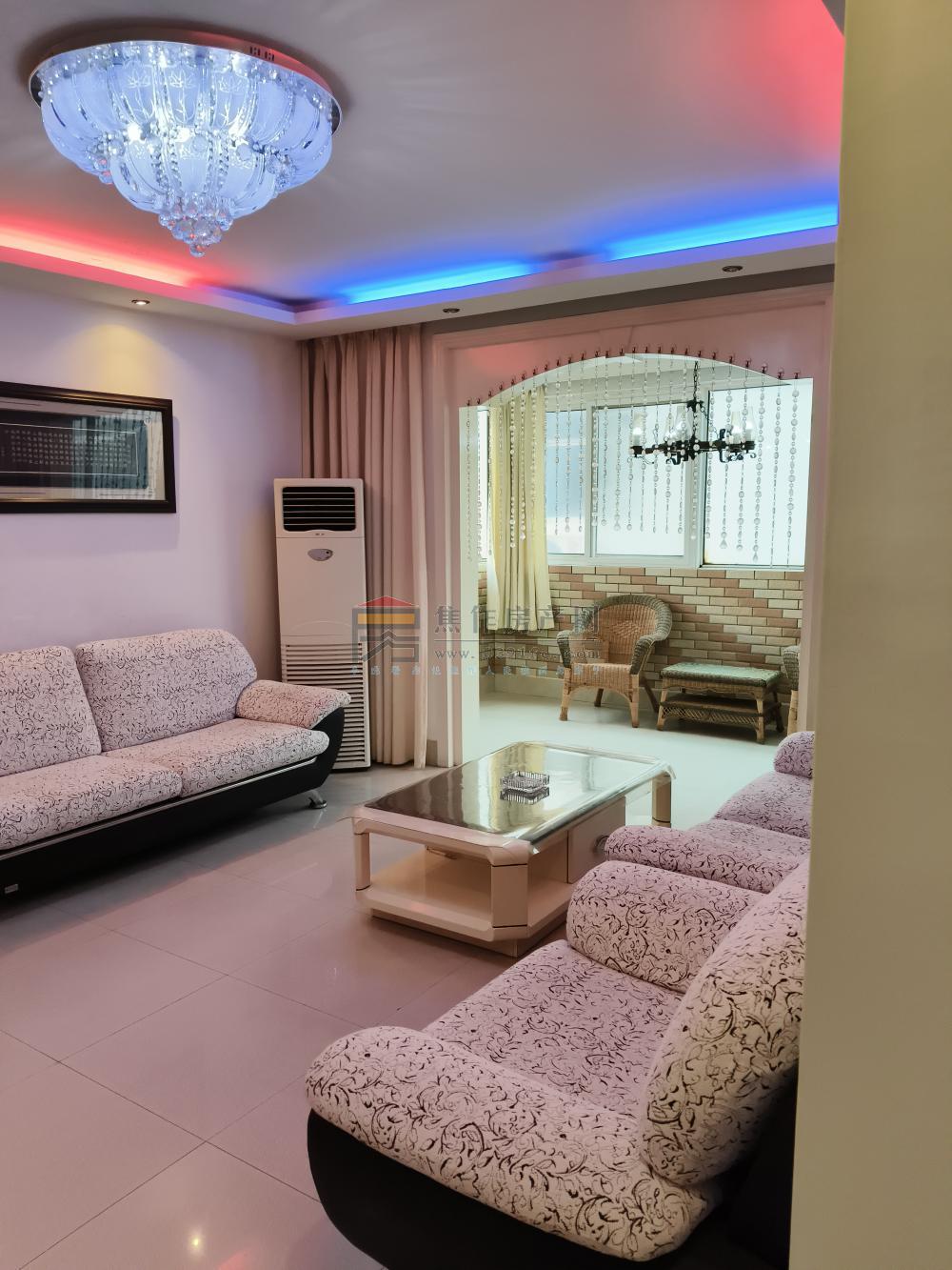 民主中路48號(hào)院 三室二廳 143㎡